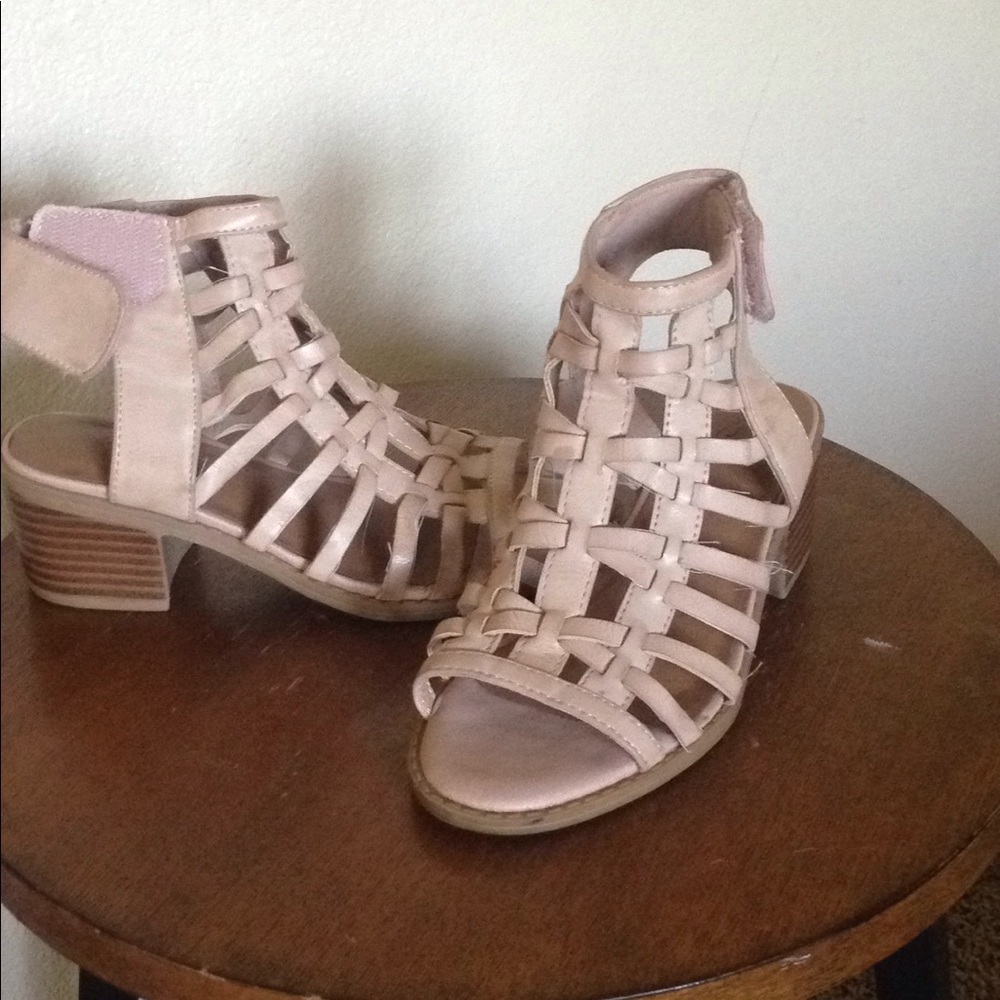 Girl shoes